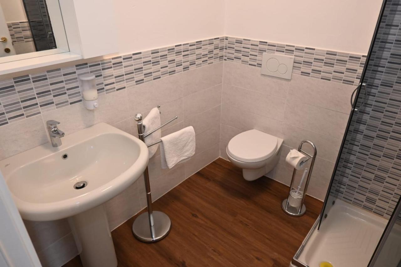 B&B Del Corso Castano Primo Luaran gambar