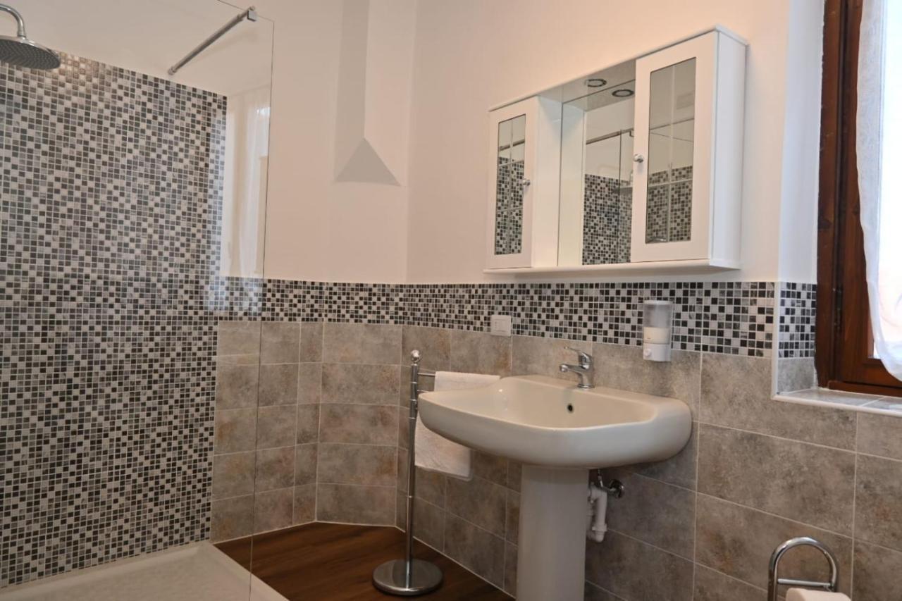 B&B Del Corso Castano Primo Luaran gambar