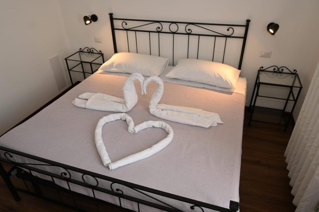 B&B Del Corso Castano Primo Luaran gambar